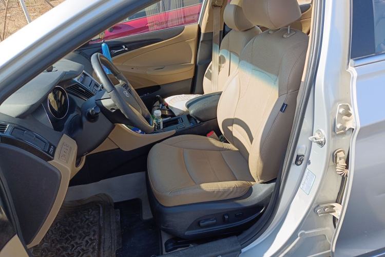 Used Hyundai Sonata 2011 2.0L Automatic Luxury Edition
