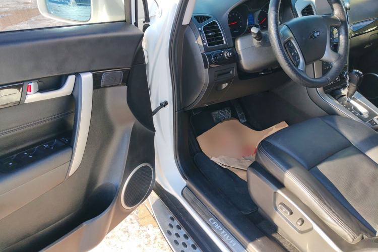 Used Chevrolet Captiva 2017 2.4L 4x4 Flagship Edition 7-Seater