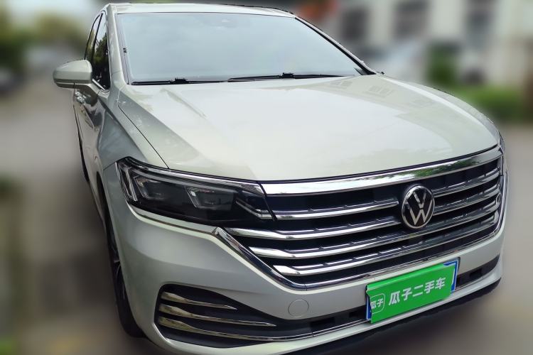 Used Volkswagen Viloran 2020 380TSI Prestige Edition Front Right 45 Deg