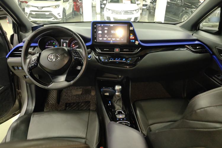 Used Toyota IZOA 2018 2.0L Yichi Edition China V Standard Center Console