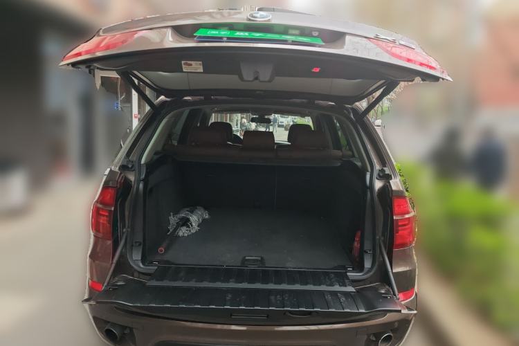 Used BMW X5 2013 xDrive35i U.S. specification Trunk