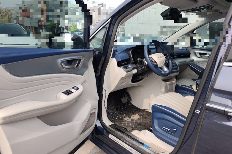 Used Roewe iMAX8 2022 400TGI Prestige Edition
