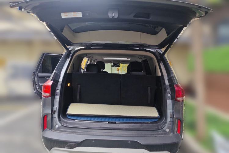 Used SAIC MAXUS D90  Trunk