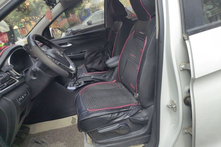 Used Baojun 730 2019 1.5L Manual Fashion Model 7-seater China VI