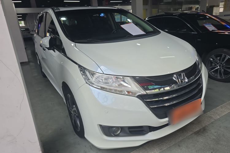 Used Honda Odyssey 2015 Updated Version 2.4L Smart Edition Front Right 45 Deg