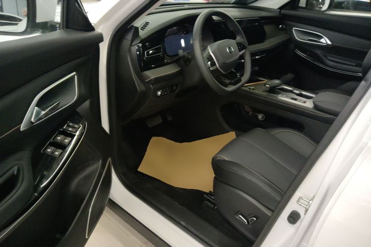 Used Changan X7 PLUS 2024 1.5T Automatic Luxury 7-Seater
