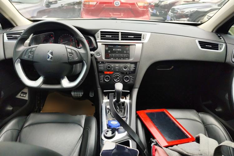 Used DS 6 2014 1.6T Luxury Edition THP200 Center Console