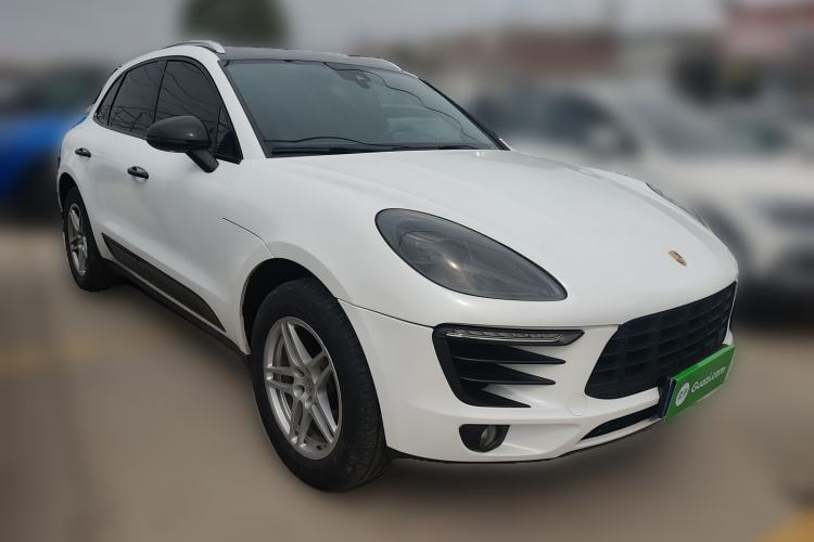 Used Porsche Macan 2017 Macan 2.0T Front Right 45 Deg