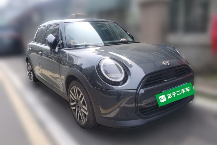 Used MINI 2025 1.5T COOPER Classic Edition Five-Door Version Front Right 45 Deg