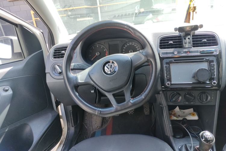 Used Volkswagen Polo 2014 1.4L Manual Fashion Edition
