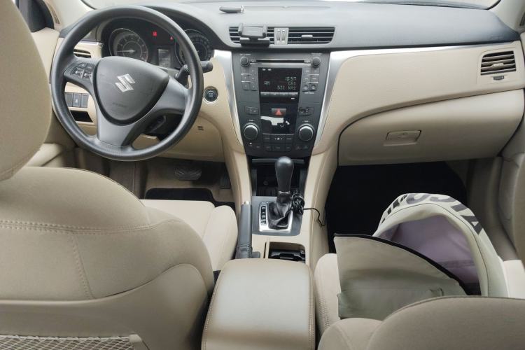 Used Suzuki Kizashi 2011 2.4L Two-Wheel Drive CVT Standard Edition
