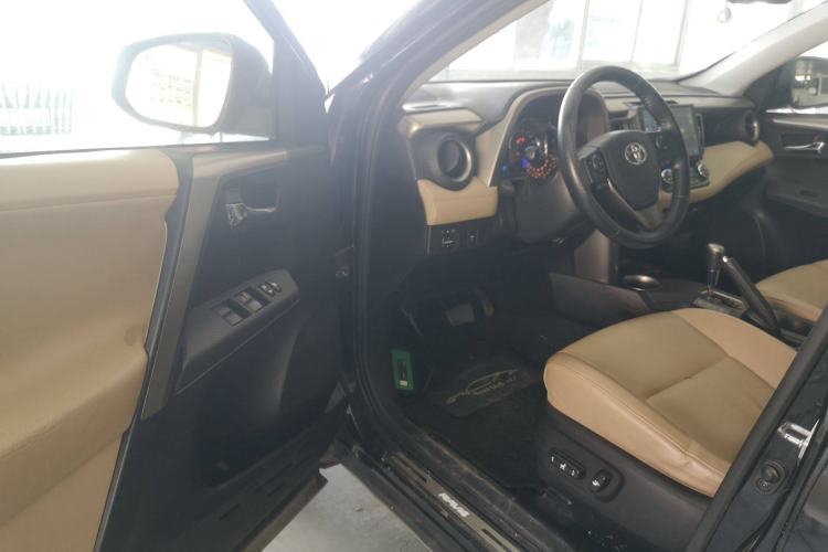 Used Toyota RAV4 2013 2.5L Automatic 4x4 Luxury Edition
