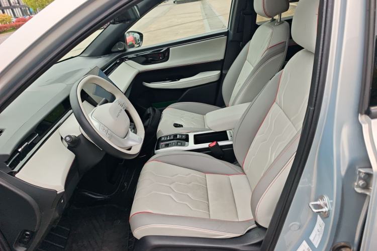 Used Honda e:NS2 2024 Light-Chasing Version Left Front Seat