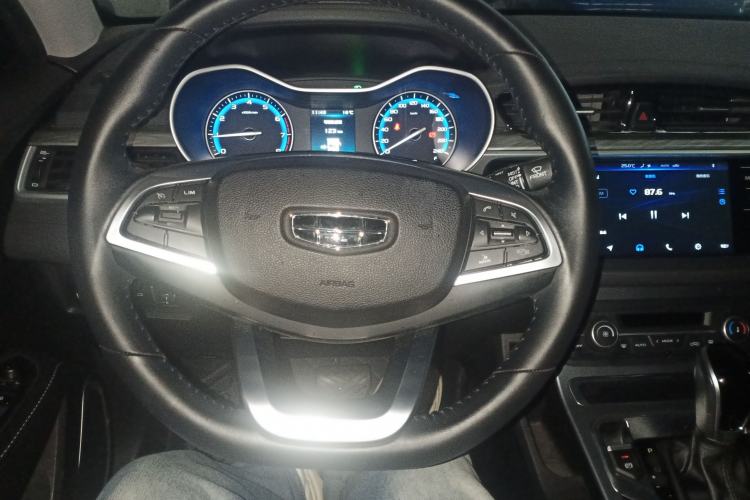 Used Geely Auto Emgrand 2019 Leading Edition 1.5L CVT Luxury Model China VI Standard
