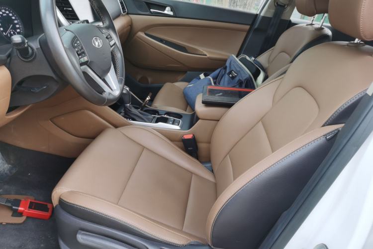 Used Hyundai Tucson 2015 1.6T Dual-Clutch Two-Wheel-Drive Leading Model Left Front Seat