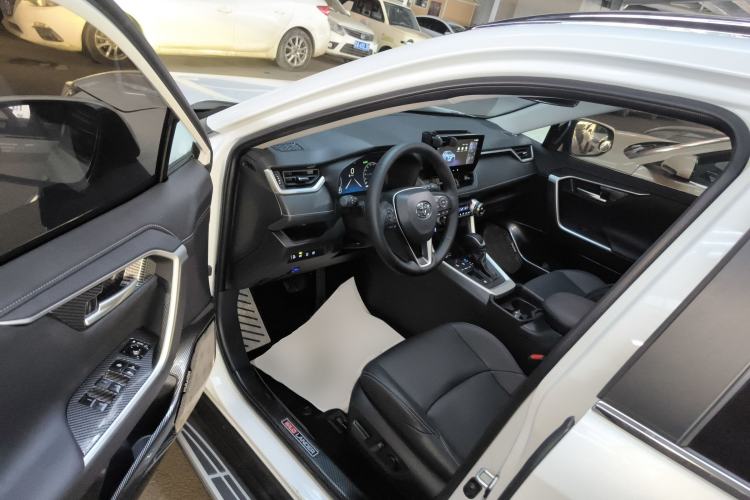 Used Toyota Wildlander 2023 Dual-Motor 2.5L E-CVT Two-Wheel Drive Luxury PLUS Edition