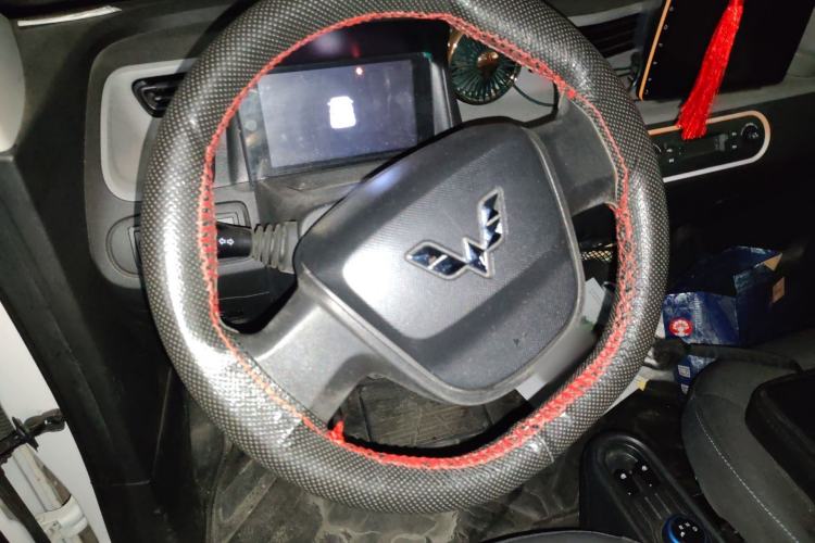 Used Wuling Hongguang MINIEV 2020 Enjoyment Model Lithium Iron Phosphate Steering Wheel
