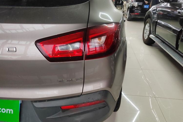 Used BORGWARD BX5 2017 20TGDI Automatic Two-Wheel Drive Pioneer Edition