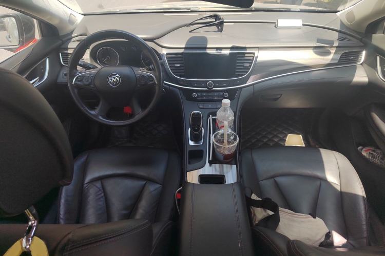 Used Buick LaCrosse 2019 28T Luxury Version Center Console