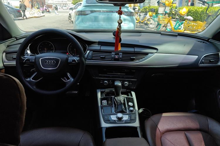 Used Audi A6L 2018 30th Anniversary Edition 35 TFSI Fashion Model Center Console