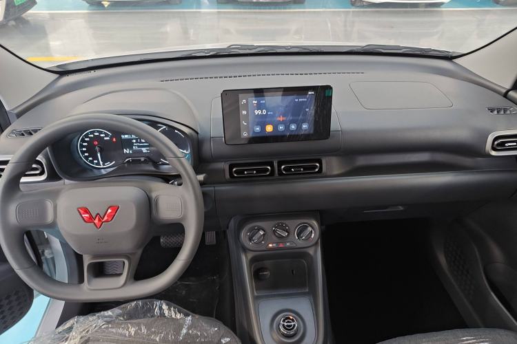 Used Wuling Hongguang New Energy 2024 All-Electric Model 300KM Standard Version