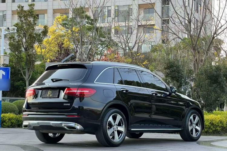 Used Mercedes-Benz GLC 2016 GLC 300 4MATIC Dynamic Model