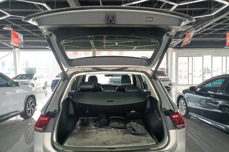 Used Volkswagen Tiguan L 2019 330TSI Automatic Two-Wheel Drive Smart Luxury Version China VI Standard