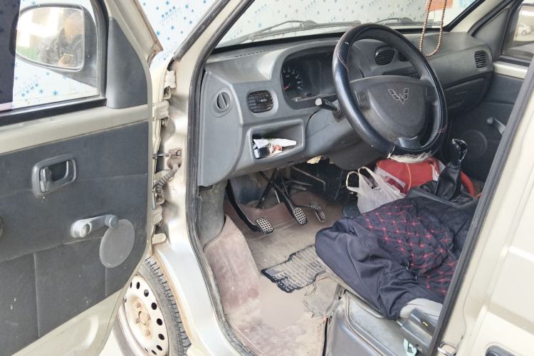 Used Wuling Zhiguang 2010 1.0L New Version Practical Short-Body L2Y