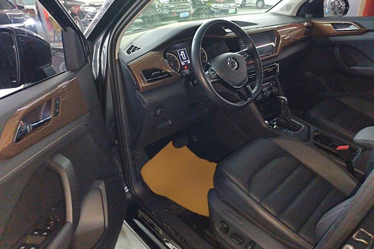 Used Volkswagen Tharu 2020 280TSI Two-Wheel Drive Luxury Plus Version China VI Standard