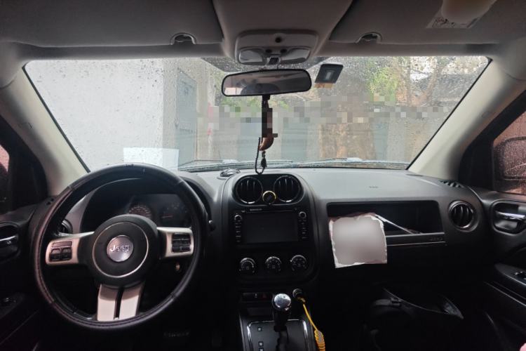 Used Jeep Compass 2013 2.4L four-wheel-drive sport version