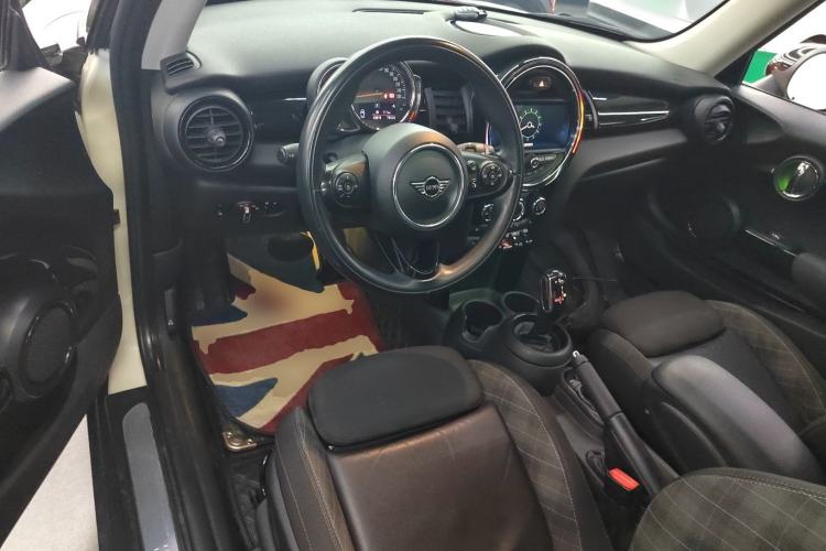 Used MINI MINI 2018 1.5T COOPER Classic Edition
