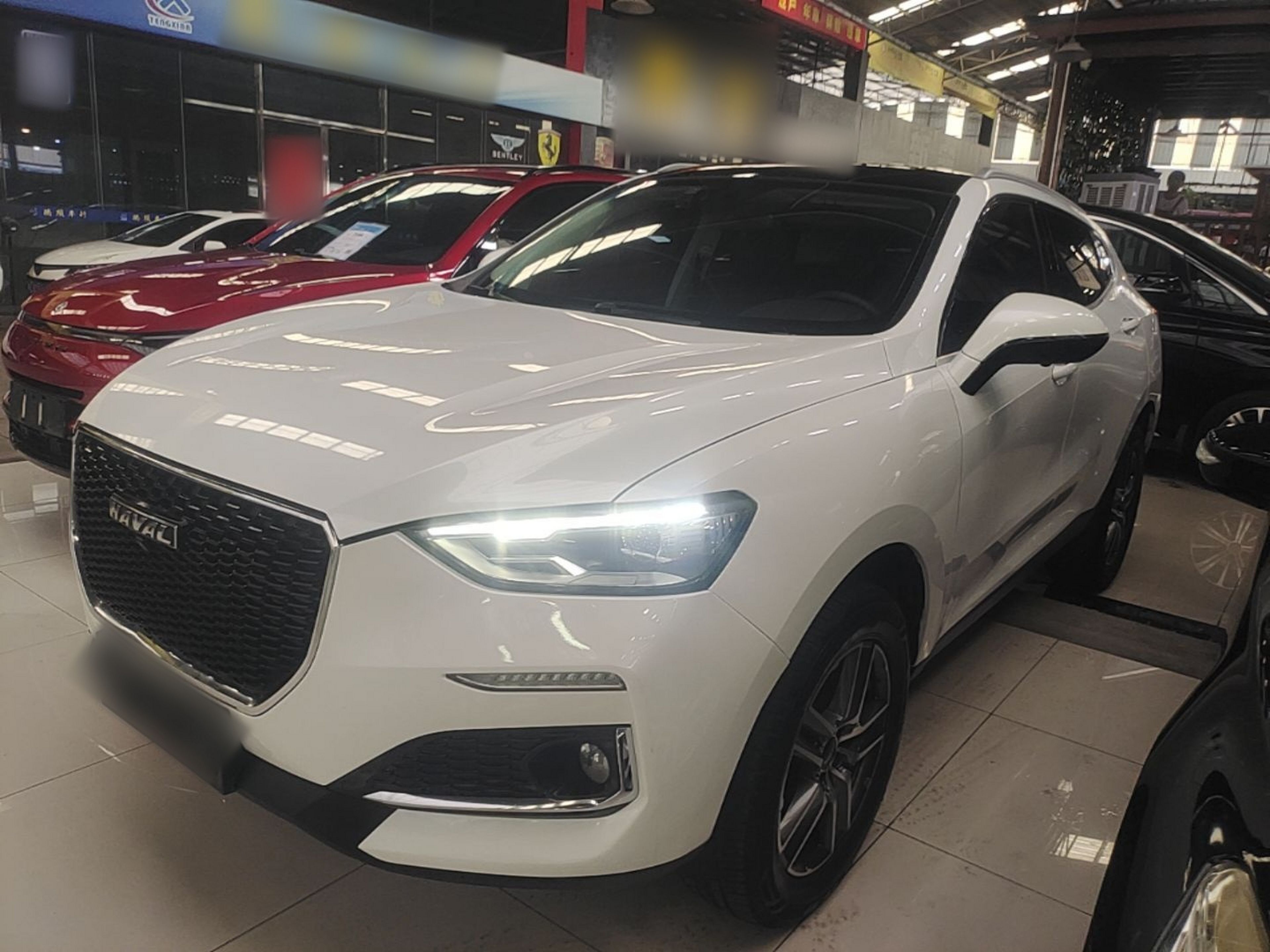 Под передней частью автомобиля