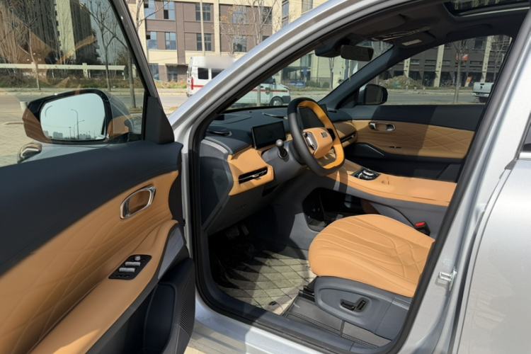 Used Geely Galaxy Galaxy Xingjian 7 EM-i 2025 120km Flagship Edition
