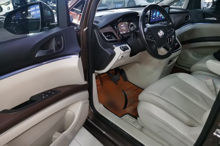 Used Buick GL8 2021 Land Cruiser Executive Class 652T Luxury Model
