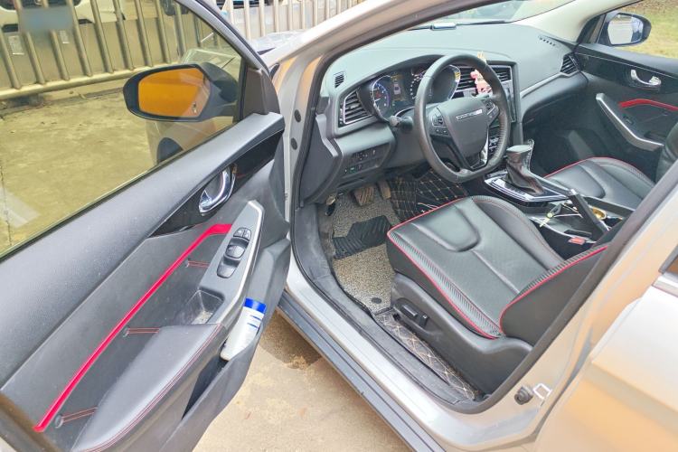 Used Venucia D60 2018 1.6L CVT Smart Connect Luxury Edition