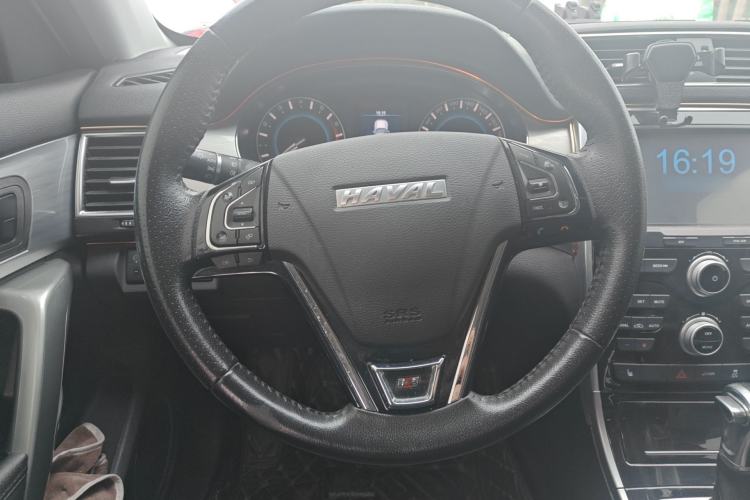 Used Haval H2 2016 Red-Label 1.5T Automatic Two-Wheel Drive Luxury Model Steering Wheel