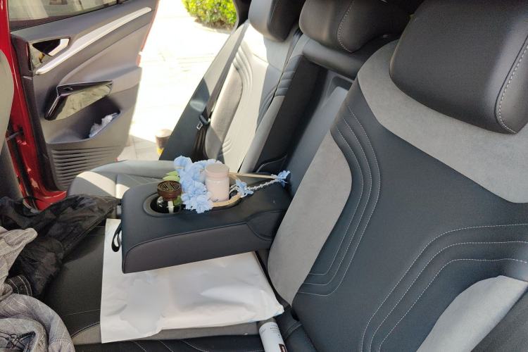 Used Volkswagen ID.4 CROZZ 2022 Long-Range PRO Edition Left Rear Seat