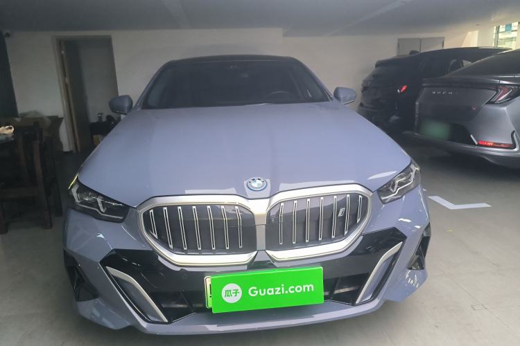 Used BMW i5 2024 eDrive 35L Luxury Model with M Sport Package
