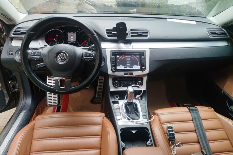 Used Volkswagen FAW-Volkswagen CC 2012 1.8TSI Luxury Model Center Console