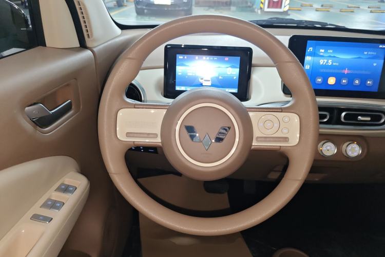 Used Wuling Hongguang MINIEV 2025 Four-Door Version Premium Edition
