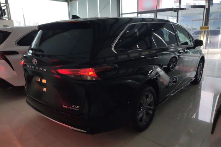 Used Toyota Sienna 2026 Model 2.5L Dual-Engine Four-Wheel-Drive Luxury Edition
