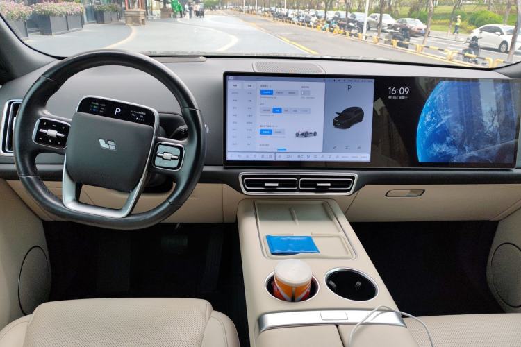 Used Li Auto L8 2023 Pro Model
