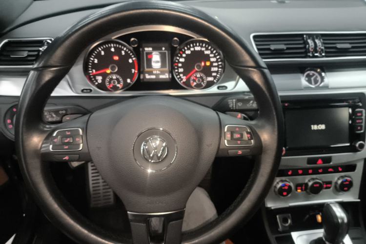 Used Volkswagen FAW-Volkswagen CC 2015 2.0 TSI Luxury Model Center Console