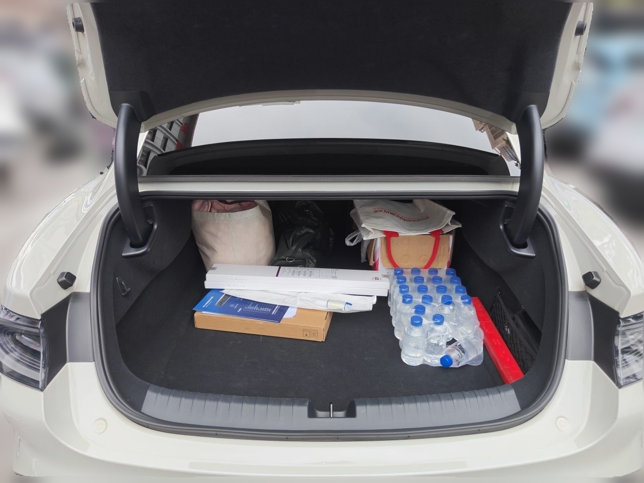 Xiaomi Auto SU7 2024 Four-Wheel Drive Ultra-Long Range Advanced Intelligent Driving Max Edition — снимка 16