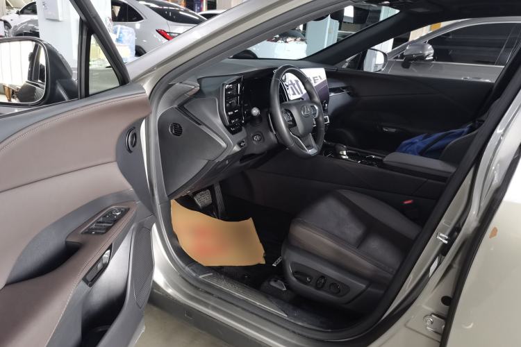 Used Lexus RX New Energy 2023 450h+ Four-Wheel Drive Enjoyment Edition Driver Seat