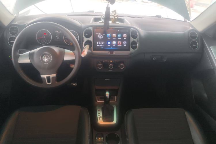 Used Volkswagen Tiguan 2016 300TSI Automatic Two-Wheel Drive Trend Edition Center Console