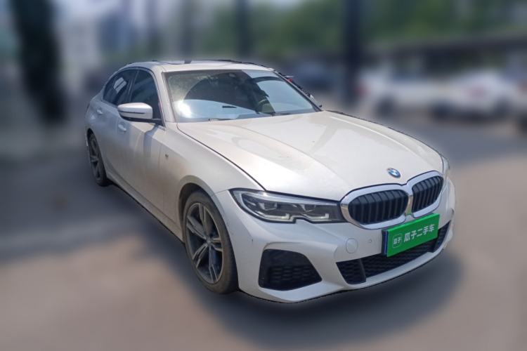 Used BMW 3 Series 2022 Updated 325i M Sport Package Front Right 45 Deg