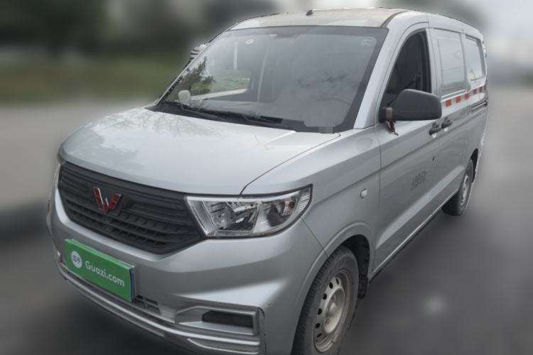 Used Wuling Hongguang V 2022 1.5L Jingqu Edition Enclosed-Window Vehicle with Hydraulic Power Steering LAR