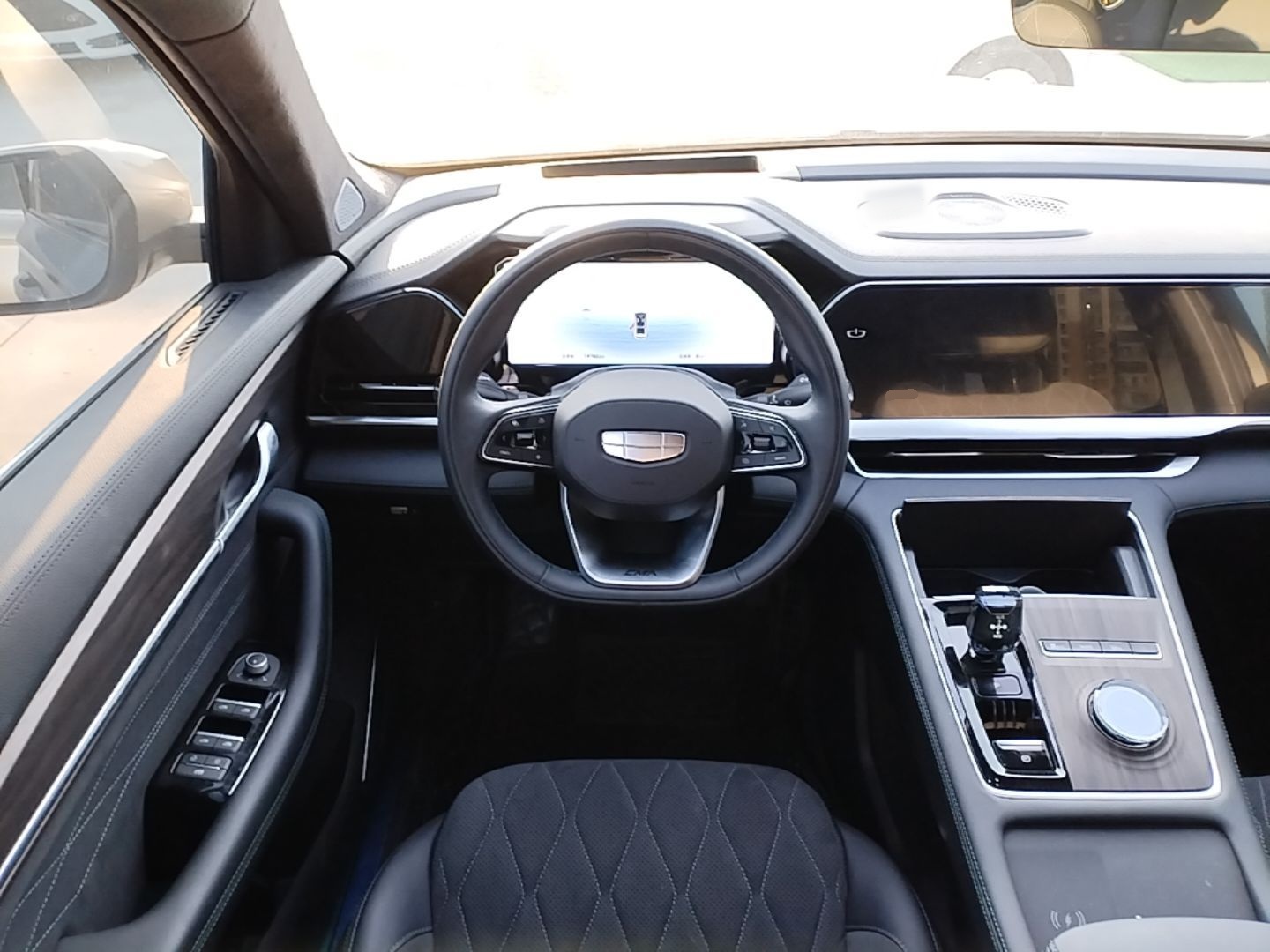Geely Auto Monjaro L 2025 Dongfang Yao 2.0TD Automatic Lanxing Edition — снимка 13
