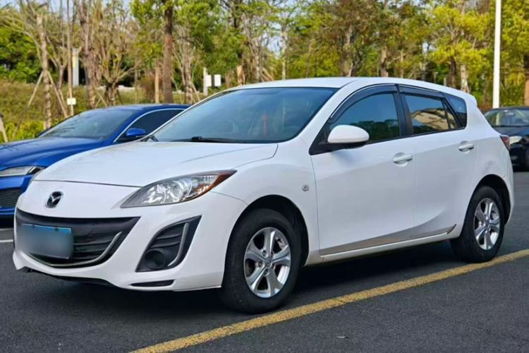 Used Mazda 3 2015 Hatchback 1.6L Manual Comfort Edition